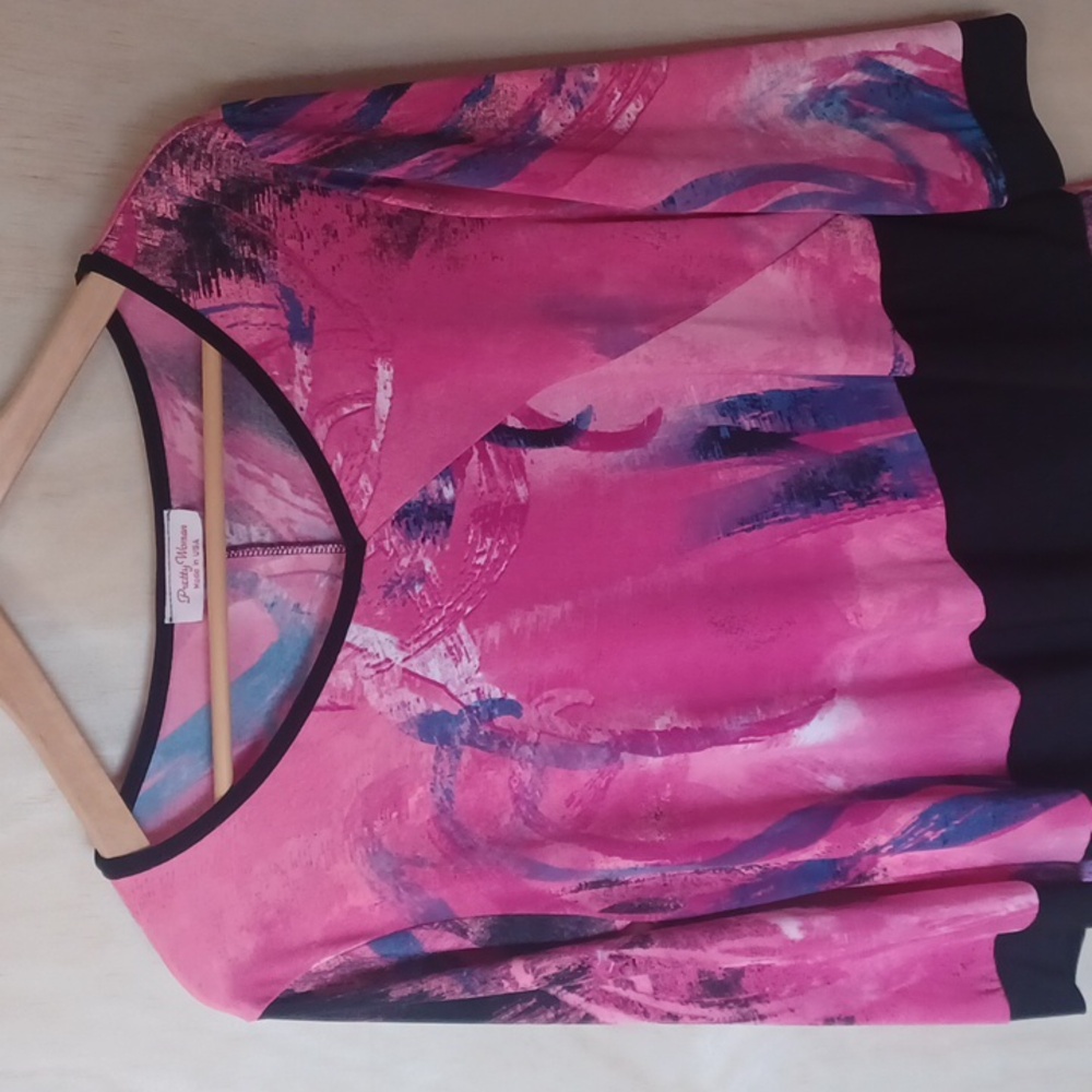 Pretty Woman Pink 3/4 Sleeve Top, Asymetrical Hem, Abstract Design, Stretchy - Picture 3 of 11